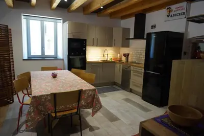 Cuisine ou kitchenette dans l'établissement le 18 bis