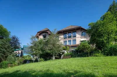Jardin de l'établissement Le Manoir Au Lac