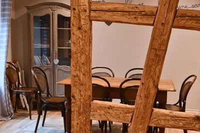 Coin salon dans l'établissement Appartement Bredala avec Parking et Climatisation