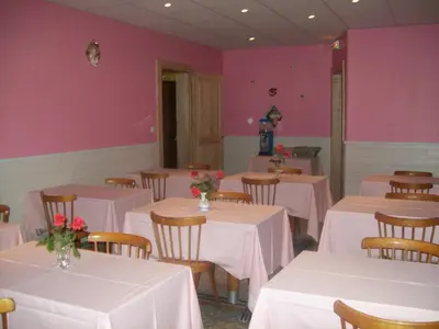 Restaurant ou autre lieu de restauration dans l'établissement Hotel Les Sapins