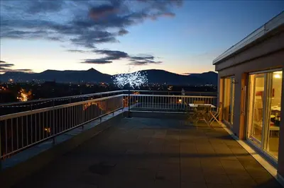 Vue générale sur la montagne ou vue sur la montagne depuis l'appartement