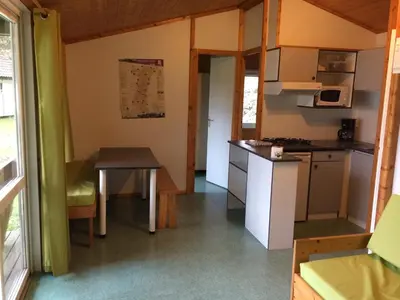 Cuisine ou kitchenette dans l'établissement Camping Les Lupins