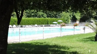 Piscine de l'établissement Camping Les Lupins ou située à proximité