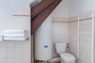 Salle de bains dans l'établissement Les Hauts de Colmar