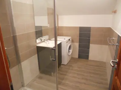 Salle de bains dans l'établissement Gîtes du Saut des Cuves