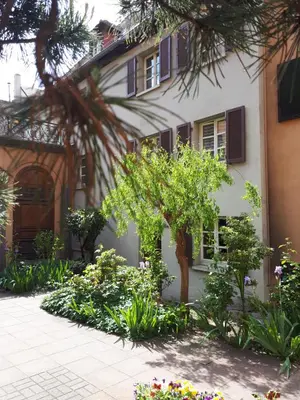 Jardin de l'établissement Commanderie Cottage Colmar