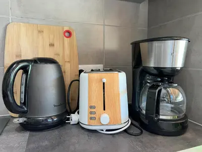 Plateau bouilloire dans l'établissement Gîte chez Marie-Sarah petite maison calme parking