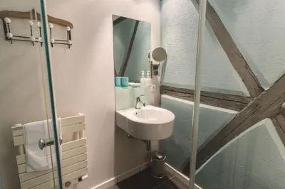 Salle de bains dans l'établissement Hissla Riquewihr