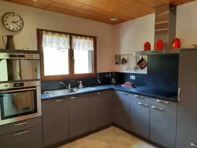 Cuisine ou kitchenette dans l'établissement Chalet Elisa