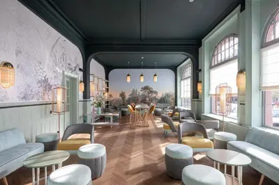 Coin salon dans l'établissement Grand Hôtel Bristol By Stay Collection