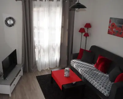 Télévision ou salle de divertissement dans l'établissement L&R Gérardmer