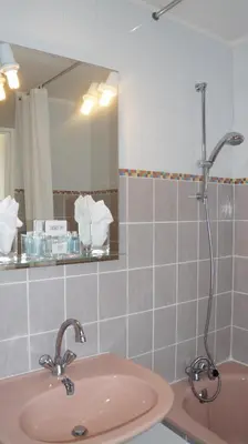 Salle de bains dans l'établissement L&R Gérardmer