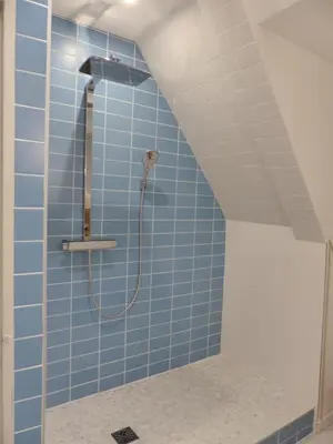 Salle de bains dans l'établissement La Venise bleue