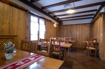 Restaurant ou autre lieu de restauration dans l'établissement Hotel Relais d'ISSENHEIM Table d'hôtes