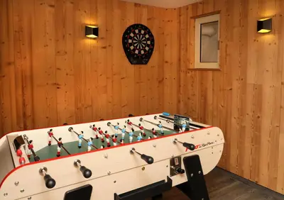 Billard dans l'établissement Hotel de la Jamagne & Spa