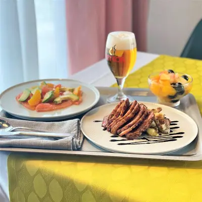 Nourriture dans l'hôtel ou à proximité