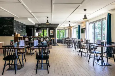Restaurant ou autre lieu de restauration dans l'établissement Campanile Mulhouse - Morschwiller