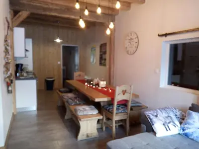 Cuisine ou kitchenette dans l'établissement Gîte du Charri