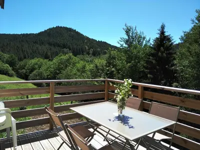 Vue générale sur la montagne ou vue sur la montagne depuis la maison de vacances