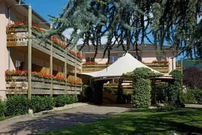 Jardin de l'établissement Hotel Les Remparts