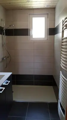 Salle de bains dans l'établissement chalet des cyclistes