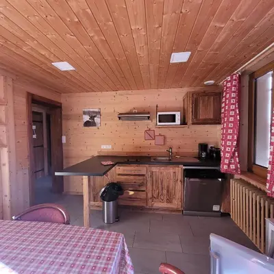 Cuisine ou kitchenette dans l'établissement chalet des cyclistes