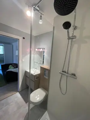 Salle de bains dans l'établissement Tripiers Anis