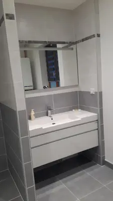 Salle de bains dans l'établissement L'Ourson