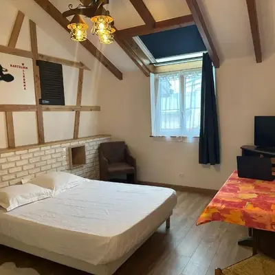 Hotel Porte de France - Self Check In by Homenhancement