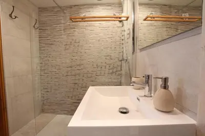 Salle de bains dans l'établissement Gîte Par ci, Par là