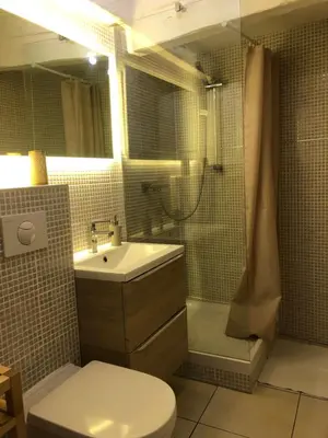 Salle de bains dans l'établissement Suites Residences Spa