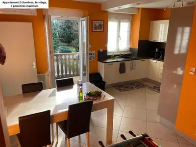 Cuisine ou kitchenette dans l'établissement Appartements centre ville Colmar 4 familles