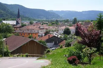 Vue générale sur la montagne ou vue sur la montagne depuis la maison de vacances