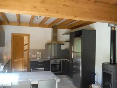 Cuisine ou kitchenette dans l'établissement Les brimbelles
