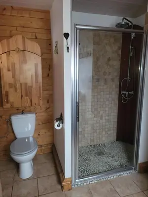 Salle de bains dans l'établissement Chalet Biazot