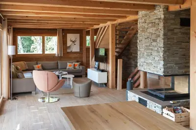 Coin salon dans l'établissement La Cabane de Tim