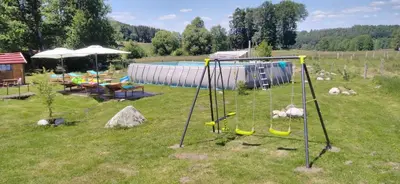 Jardin de l'établissement chalets les 5 loups