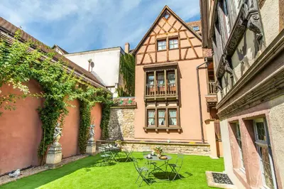 Jardin de l'établissement Le 1615 - Luxe et Spa