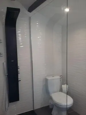 Salle de bains dans l'établissement Happy Plaine