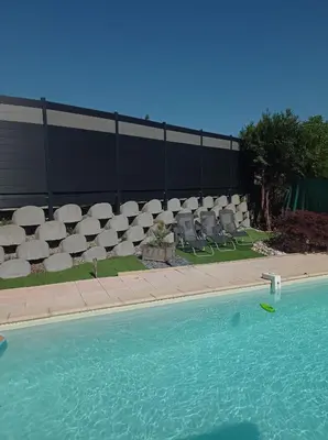 Piscine de l'établissement Happy Plaine ou située à proximité