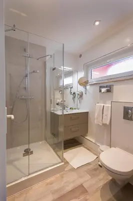 Salle de bains dans l'établissement Logis Hostellerie Motel Au Bois Le Sire