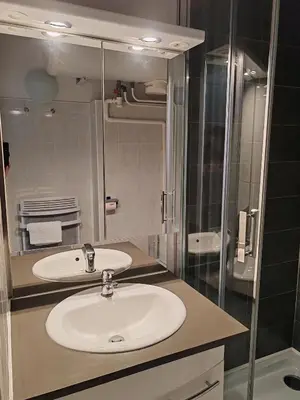 Salle de bains dans l'établissement Résidence Plaisance