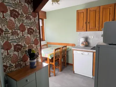 Cuisine ou kitchenette dans l'établissement Lacroisette