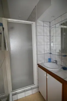 Salle de bains dans l'établissement Lacroisette