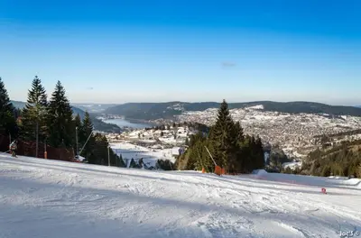 Vue générale sur la montagne ou vue sur la montagne depuis l'appartement