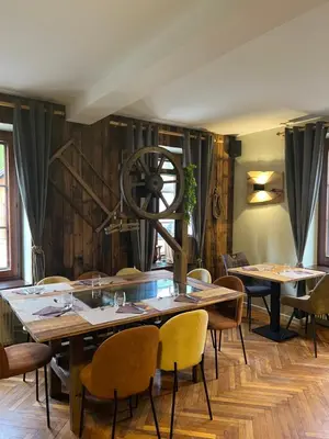 Coin salon dans l'établissement Hôtel Restaurant Valneige