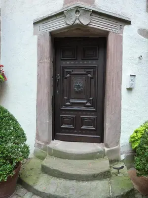 Façade ou entrée de l'établissement ADRIHOF à Riquewihr, Cour de l'Abbaye d'Autrey