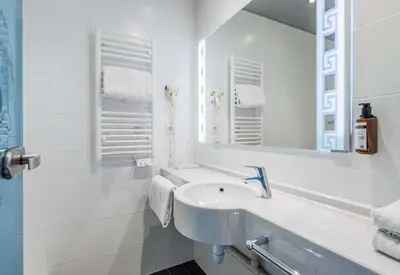 Salle de bains dans l'établissement B&B HOTEL Colmar Liberté 4 étoiles