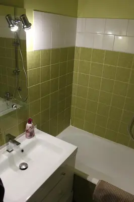 Salle de bains dans l'établissement Cosy F2 Basel Saint-Louis