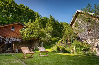 Jardin de l'établissement La Grange d'Hannah - gîte & chambre d’hôtes de charme